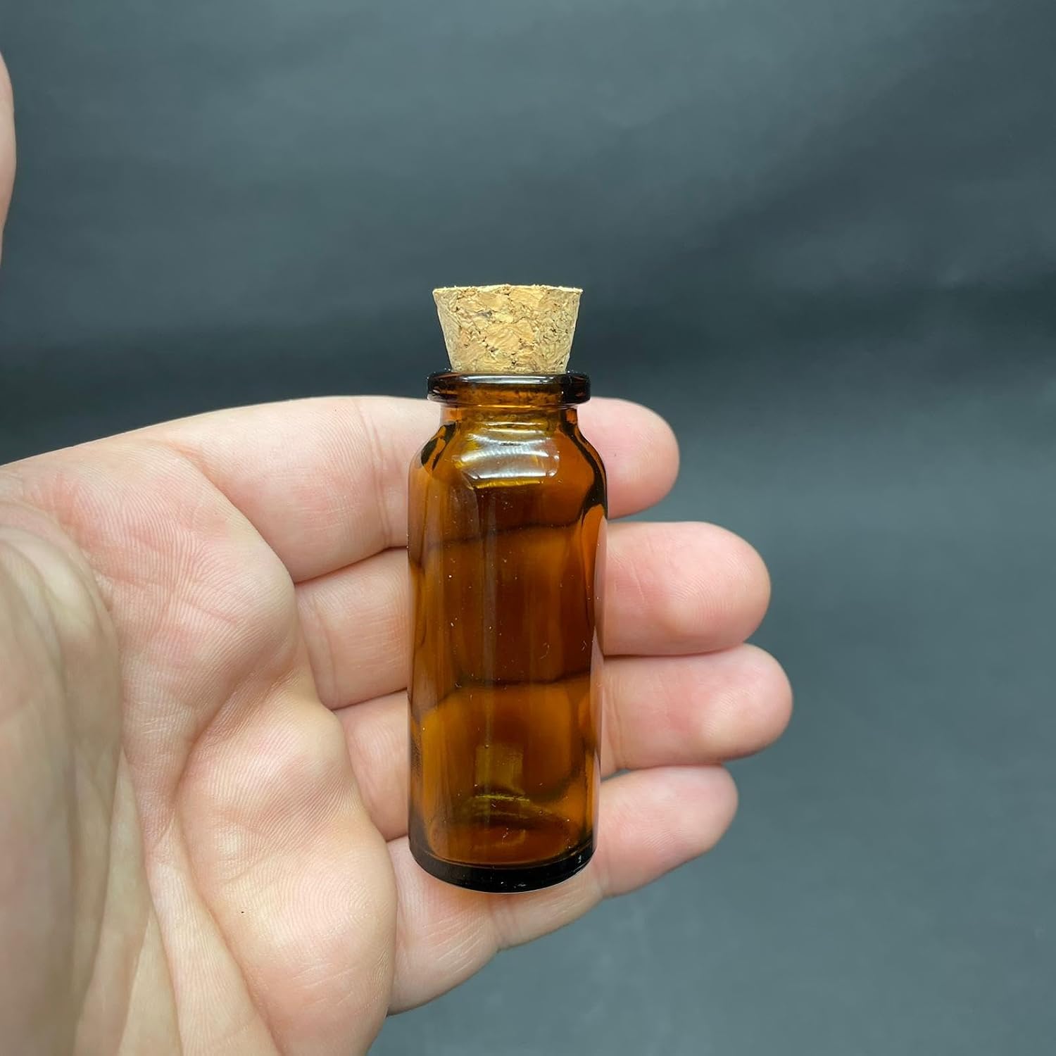 15 ML AMBER MANTAR TIPALI CAM ŞİŞE, KAHVERENGİ MANTAR TIPALI CAM ŞİŞE 15 CC x 10 Adet
