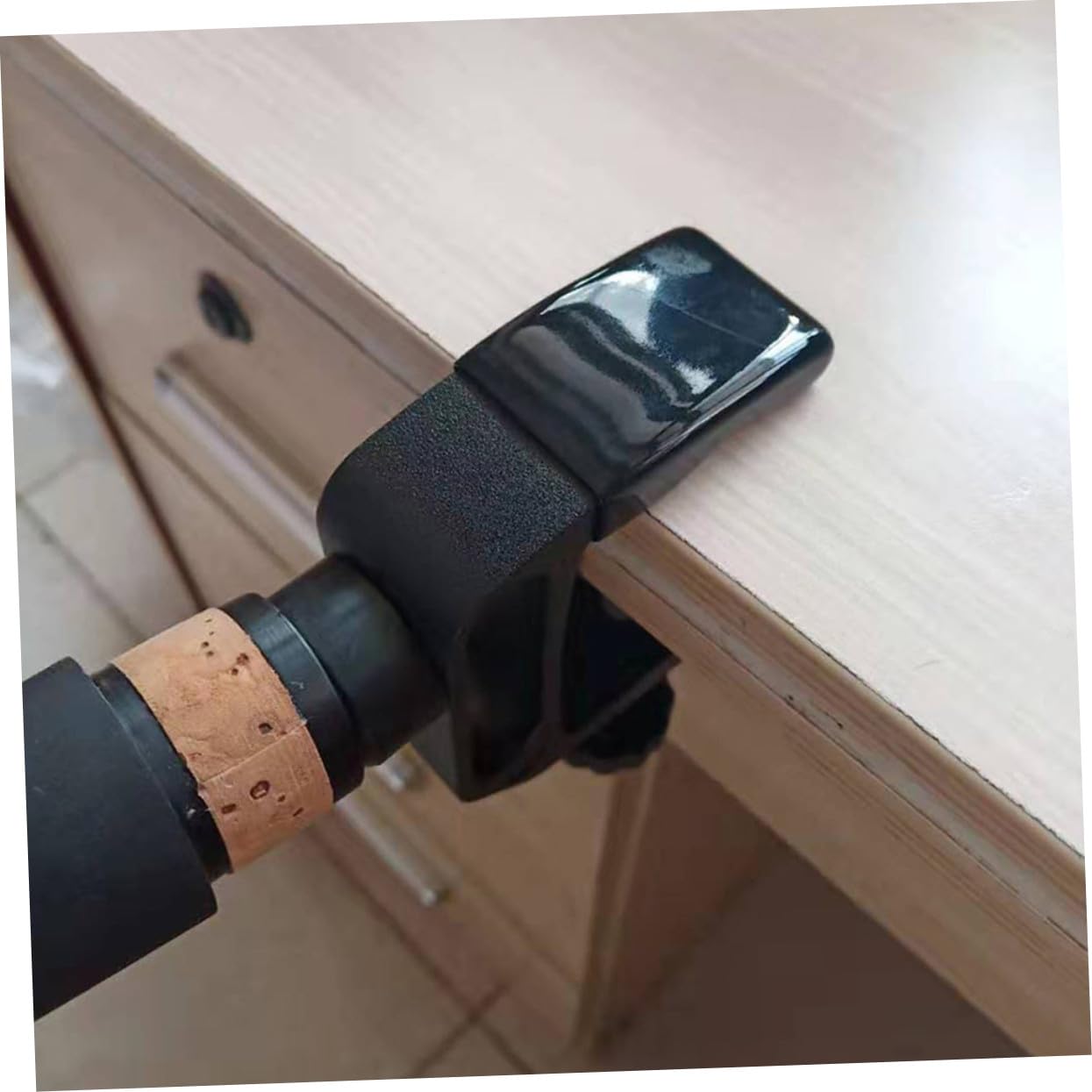 Soporte de Clarinete Práctico de Abs y Metal Soporte de Escritorio Multifuncional para Pulir Corchos Accesorio para Instrumentos Musicales Clip Antideslizante Negro
