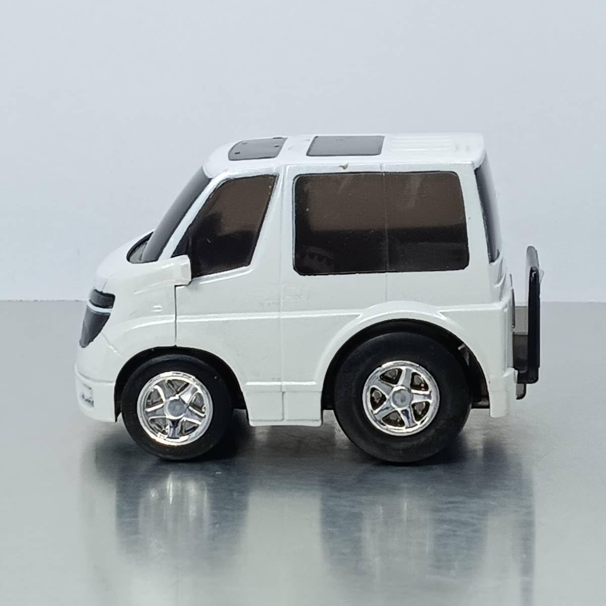 Amazon.co.jp: チョロQ STD No.21 日産 ELGRAND エルグランド ホワイト