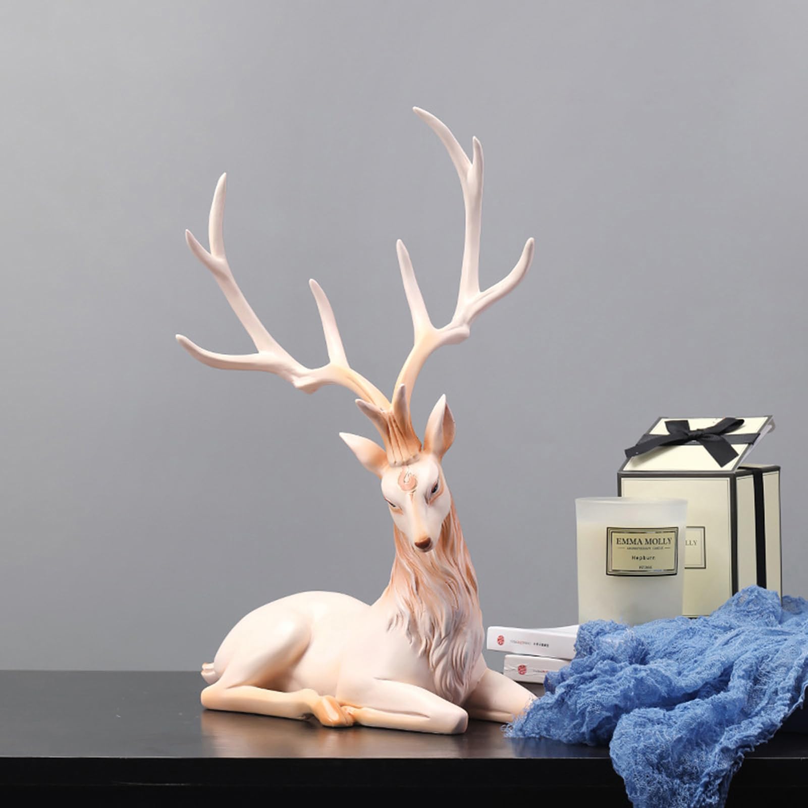Generisch Figurka renifera, nowoczesny ornament na biurko jelenia – elegancka statuetka jelenia do dekoracji bożonarodzeniowych, figurki zwierząt łosia z żywicy do dekoracji wnętrz