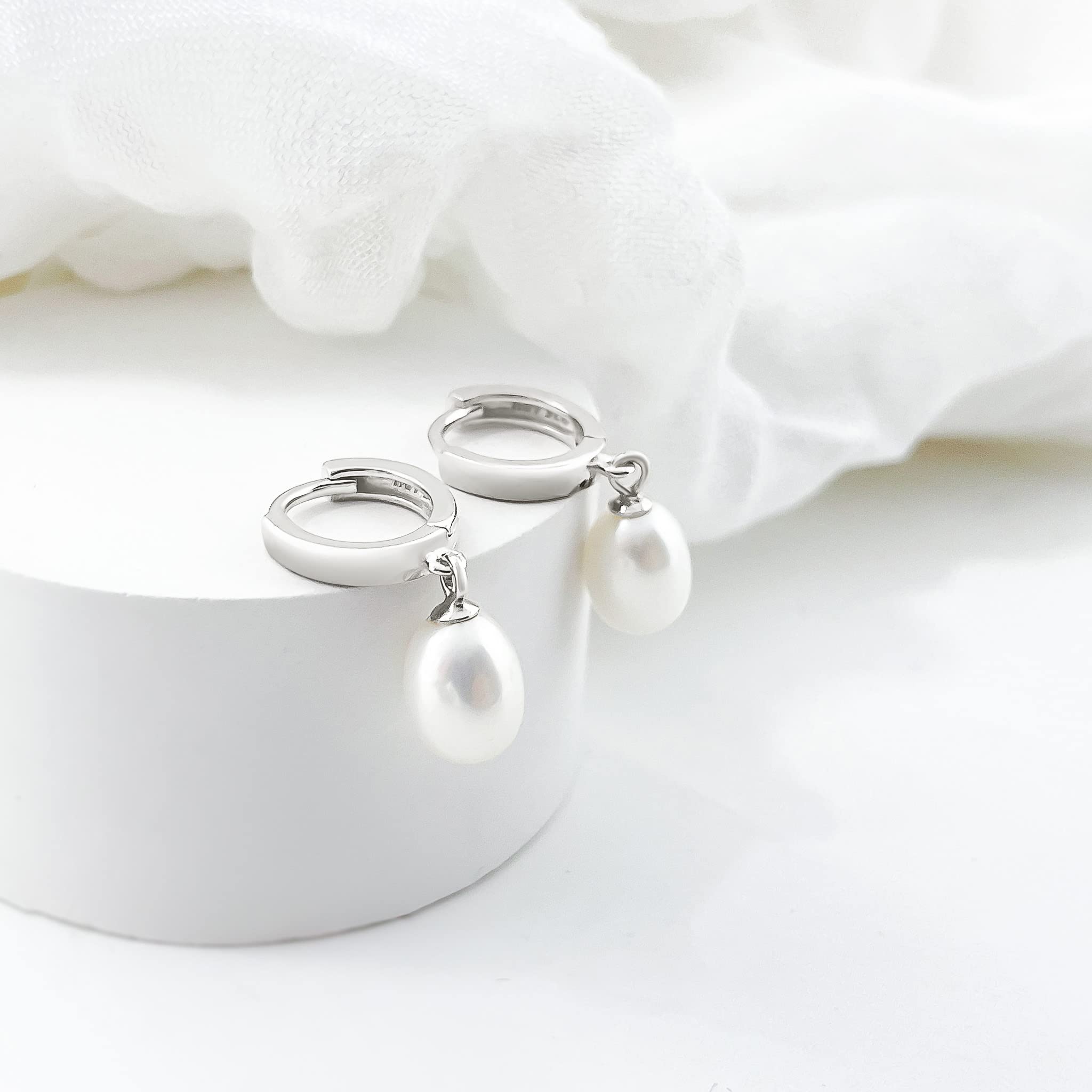 Mary & Jules Pendientes de perlas de plata de ley 925, pequeños pendientes de aro con colgante de perlas, pendientes de perlas de agua dulce, de plata reciclada, Plata de ley