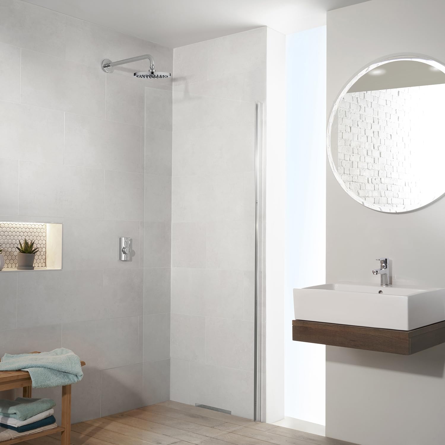 Aqualisa Chrome Vsq.a2.br.23 Visage Q Smart Shower Concealed With Fixed Head - For Gravity Pumped Systems