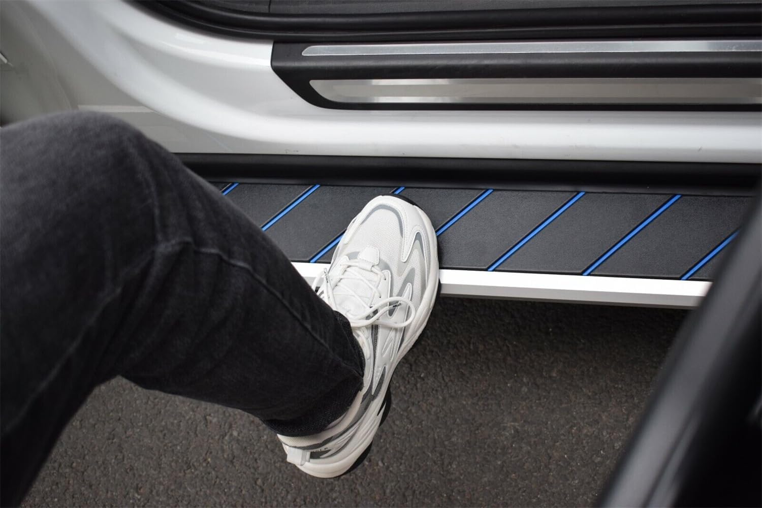 Running Board for Jaguar E-PACE 2017-2023 2024 Door Fixed Side Step Pedal Nerf Bar Platform Ptotector 2Pcs(with Brackets)