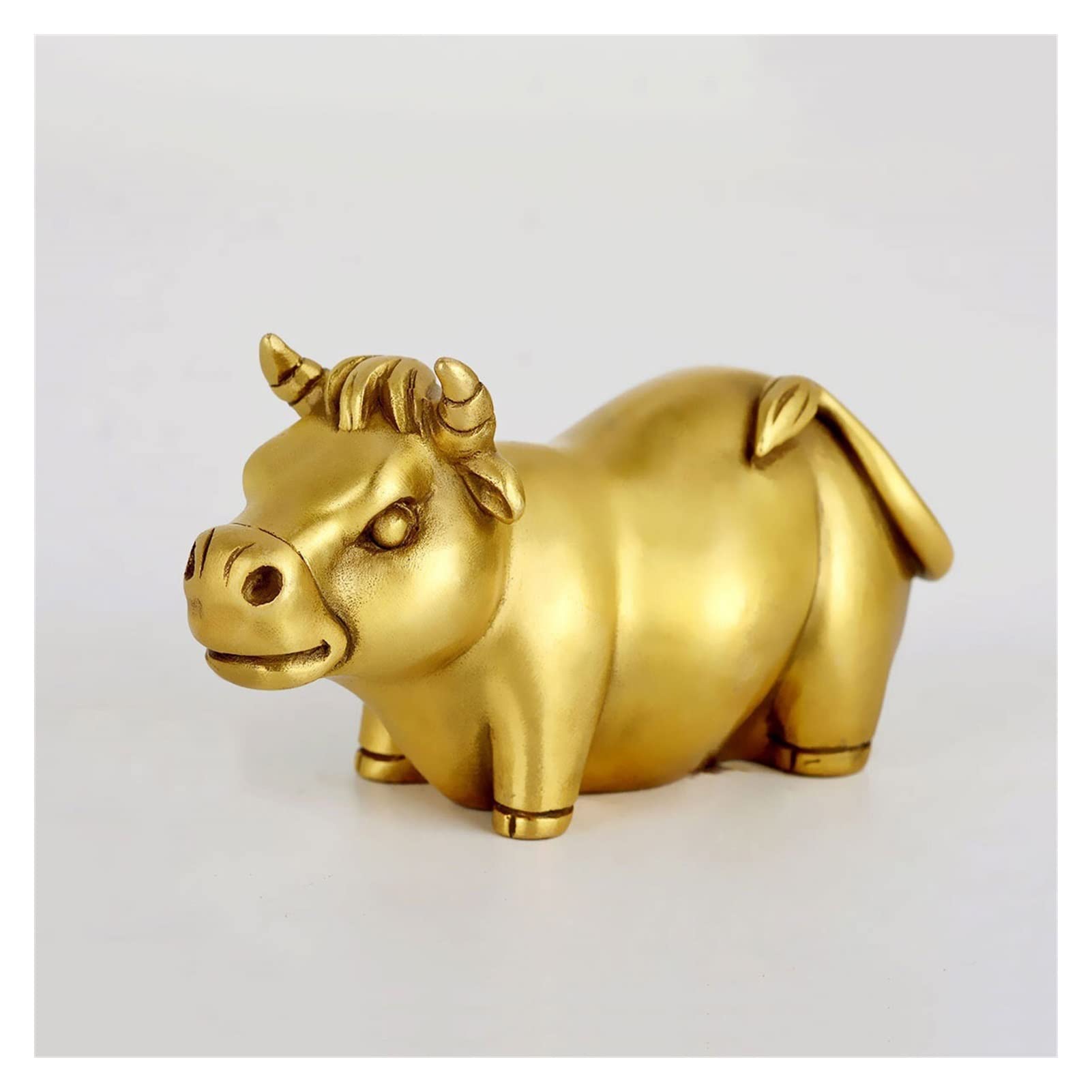 Figurines de bureau vache en laiton zodiaque pour décorer un espace de travail zen