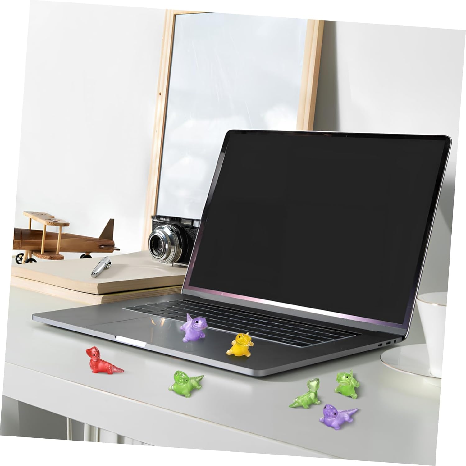 YARNOW 500pcs Miniature Lizard Figurines Resin Animal Statues for Moss Landscapes and Crafts Glow The Dark Cute Tiny Lizards