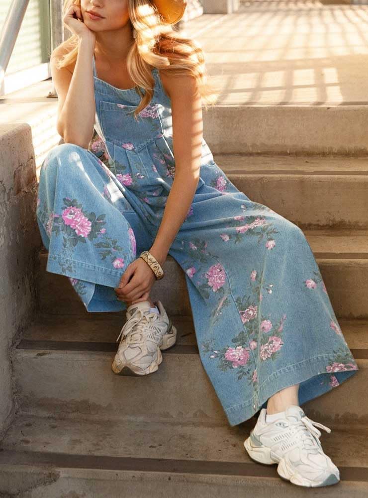 chouyatou Women's Summer Boho Floral Denim Bib Overalls Adjustable Strap Wide Leg Jumpsuits Jeans with Pockets
