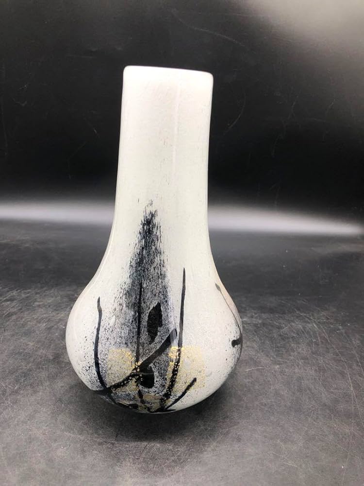 IWATA ガラス花瓶 円筒形 ブラック装飾 IWATA ガラス花瓶 円筒形 ブラック装飾 Amazon.co.jp: Iwata