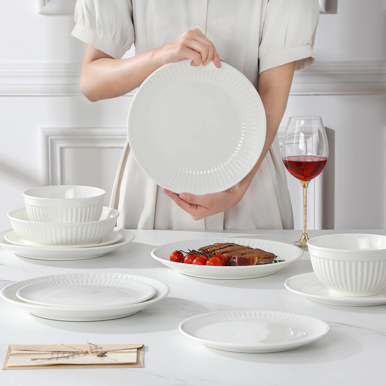 MALACASA Service de Table 6 Personnes, 24 Pièces Services de Vaisselle en Porcelaine, Set de Vaisselle avec 6 Assiettes à Plates, Assiettes à Dessert, Bol à Soupe, Bols à Céréales, Blanc