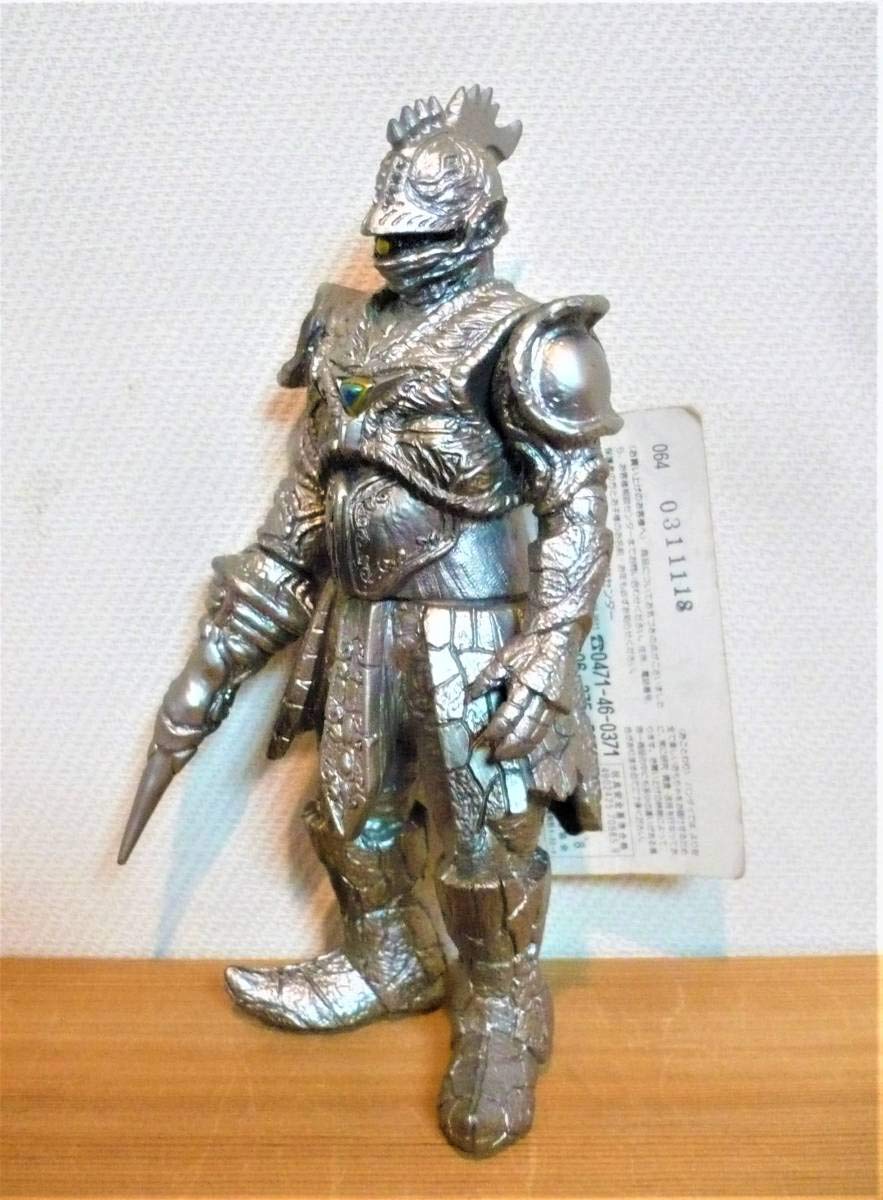 Amazon.co.jp: ウルトラ怪獣シリーズ 金属生命体 アパテー ガイア