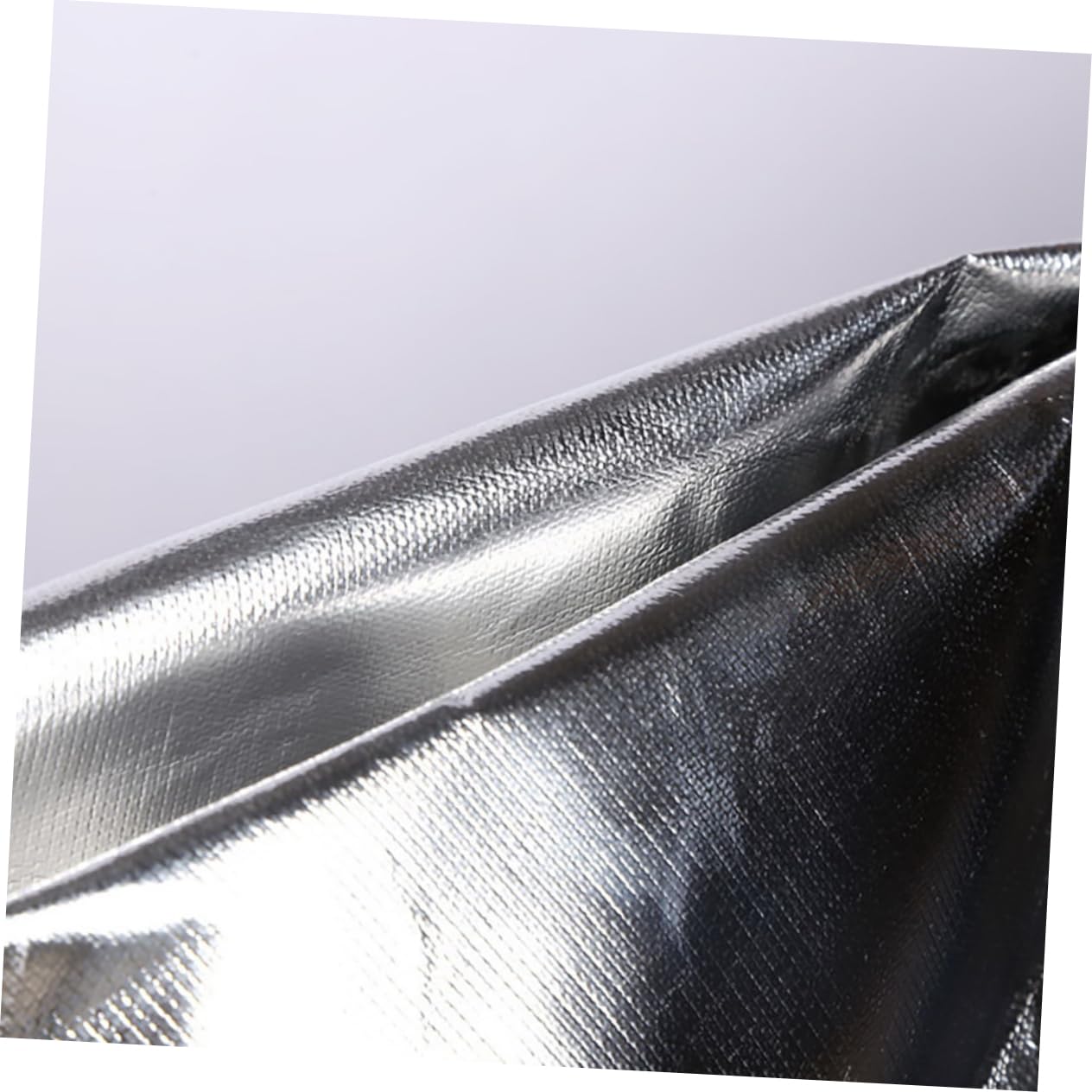 NUOBESTY Feuerfeste Schürze Verstellbar, Ölbeständig, aus Aluminiumfolie | Silberfarben, Kunststoff, Schützt Kleidung und Haut vor Funken, Spritzern und Verbrühung Zufällige Farbe