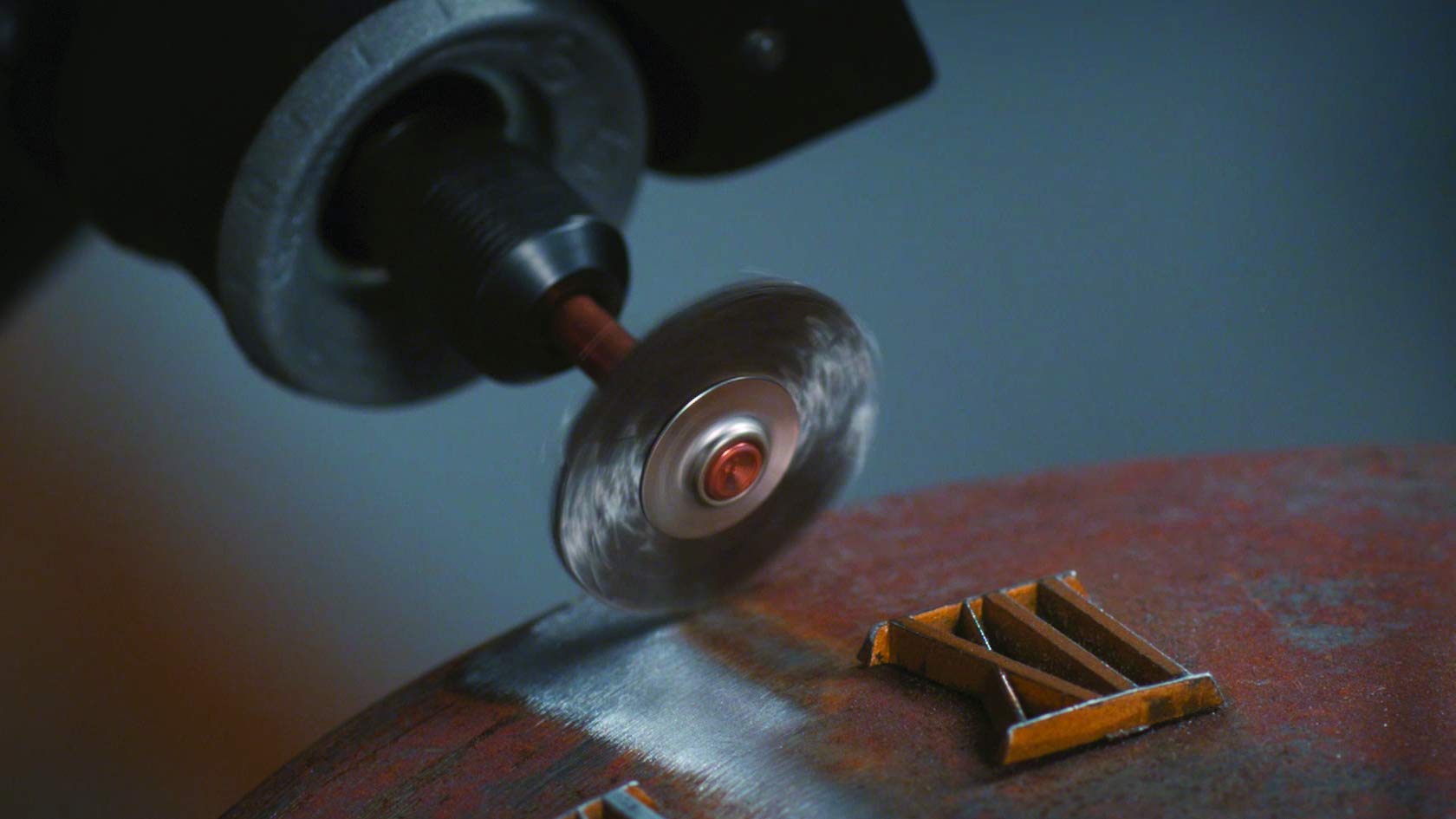 Dremel 530 szczotka ze stali nierdzewnej, zestaw akcesoriów: 2 szczotki (19 mm) do czyszczenia materiałów odpornych na korozję
