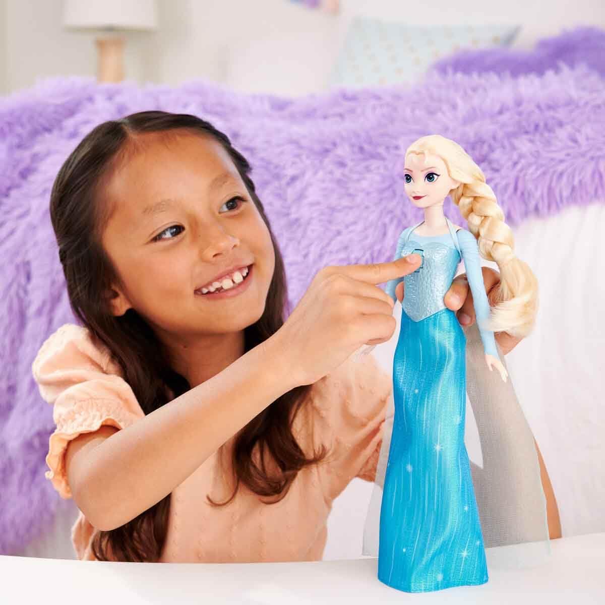 Mattel Disney Die Eiskönigin Singende Elsa Puppe mit dem Lied 'Let It Go' in 4 Sprachen singt Disney Frozen Singende Elsa Puppe JDX52