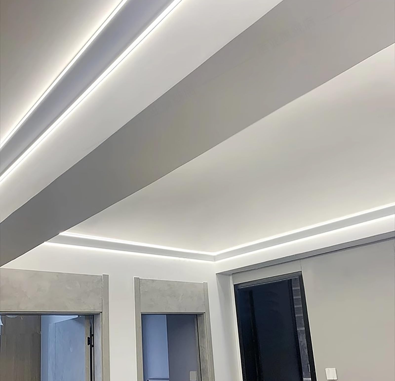 Taza de luz LED Canal de Aluminio LED con Accesorios para Esquinas, Iluminación LED empotrada en Superficie, Zócalos Impermeables de iluminación indirecta para baños/cocinas(2m/6.6ft)