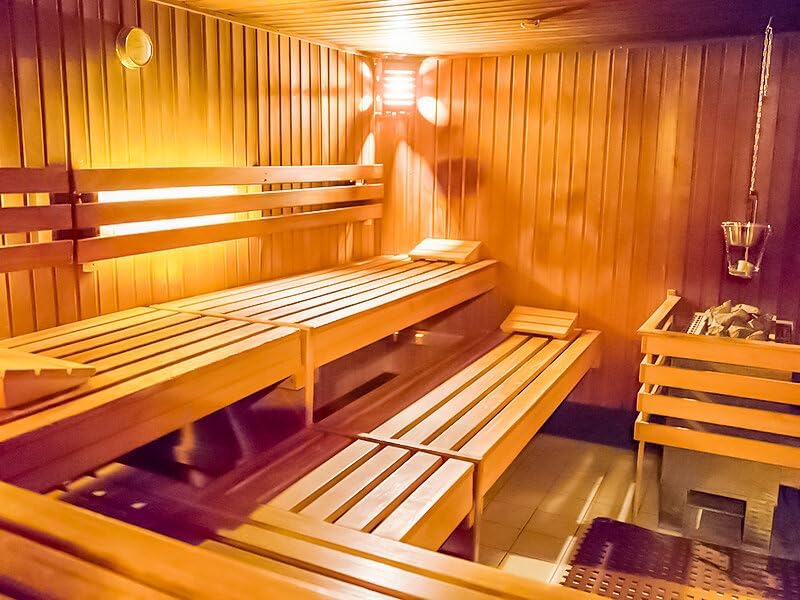 Bongo Voucher - 1 Dinner of 2 Courses and 1 Wellness Visit for 2 People