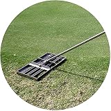 Nivelación del césped fácil y divertido: el rastrillo nivelador de césped podría nivelar el suelo y el césped mejor y más rápidamente que el rastrillo de jardinería, mantener el césped plano y hermoso, y ahorrarle tiempo y dinero