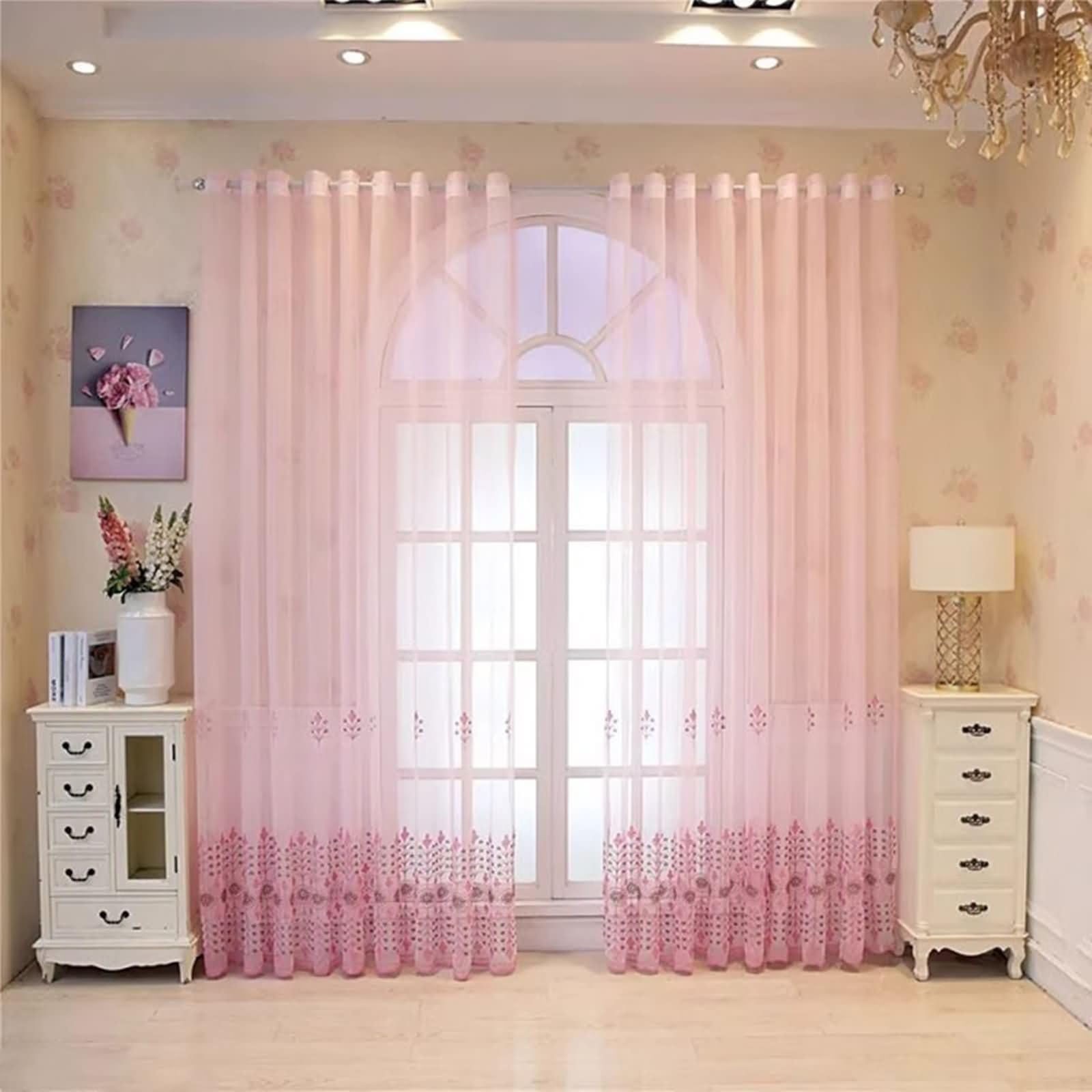 Voilage rose arbres brodés pour salon lumineux et cosy