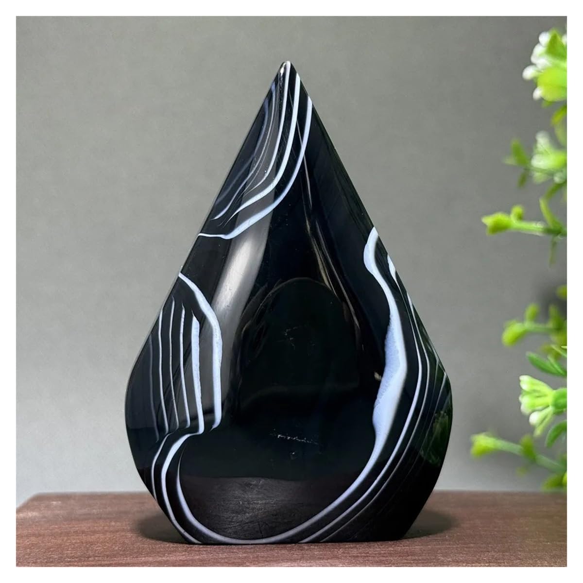 Agate noire naturelle de 135g pour remplacer les bibelots en plastique par du cristal