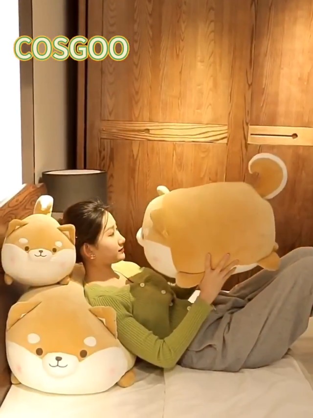 Amazon.co.jp: 柴犬犬抱擁ぬいぐるみ枕家の装飾ピンク柴犬