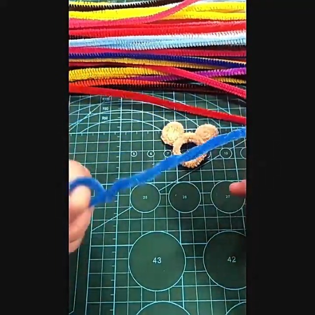 Kit Da 300 Scovolini Ciniglia Colorati,Steli Di Ciniglia Per Lavoretti Creativi, Pipe Cleaners For Art, Ideali Per Bambini e Decorazioni (30cm
