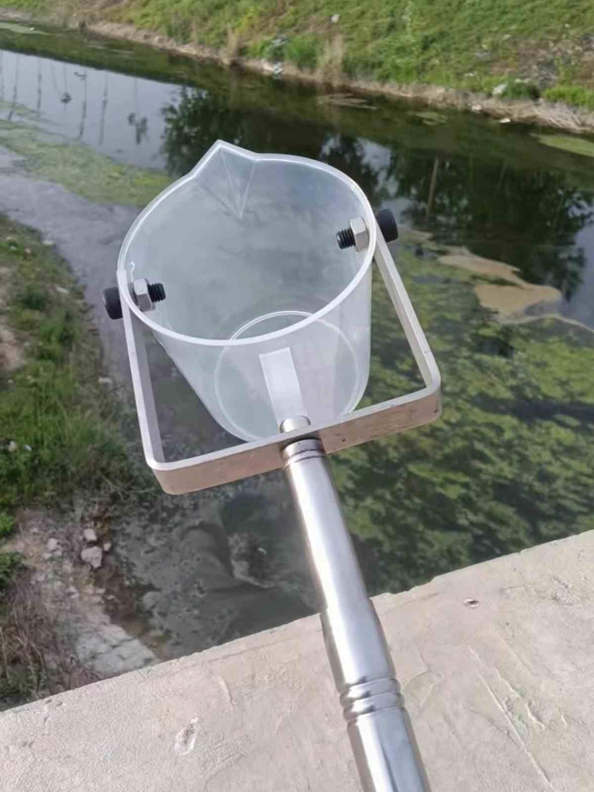 Sistema di campionamento dell'acqua, mestolo del campionatore del bicchiere del pendolo, collettore di campioni d'acqua telescopico, kit di campionamento dell'acqua profonda del fiume per test