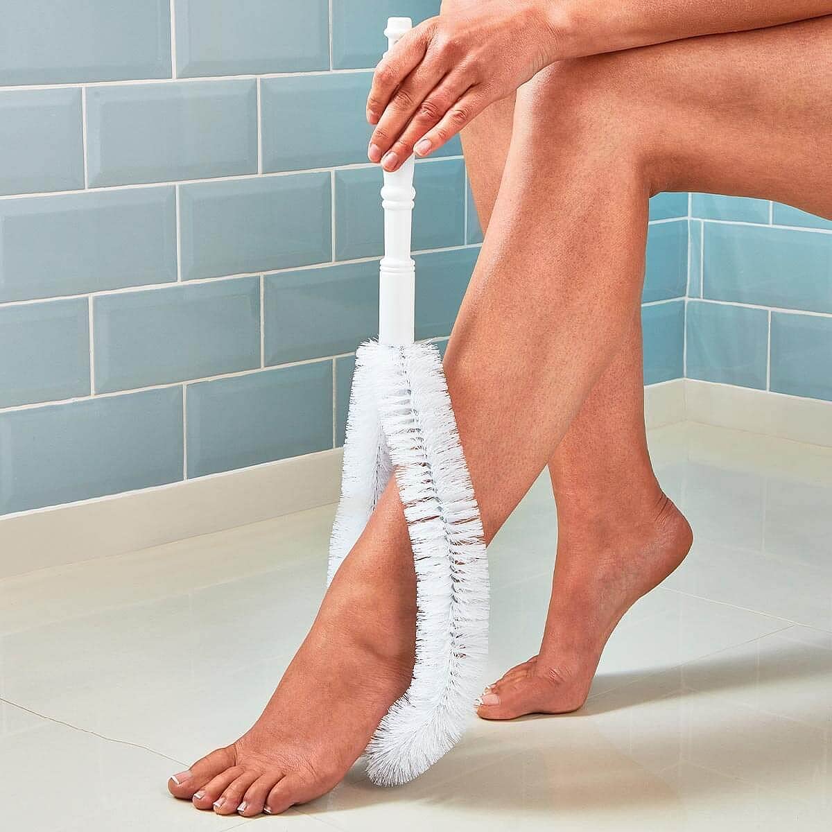 Coopers of Stortford - Bath Brush with Extra-Long Ergonomic Handle & Handy Hanging Hole