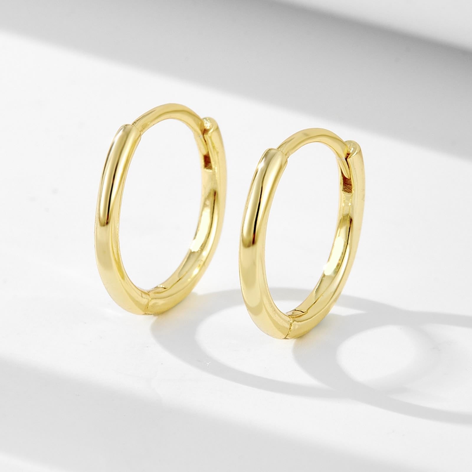 Prawdziwa biżuteria kolczyki żółte złoto 18 karatów Au750, 8 mm Creole Hoop delikatne 18-karatowe złoto