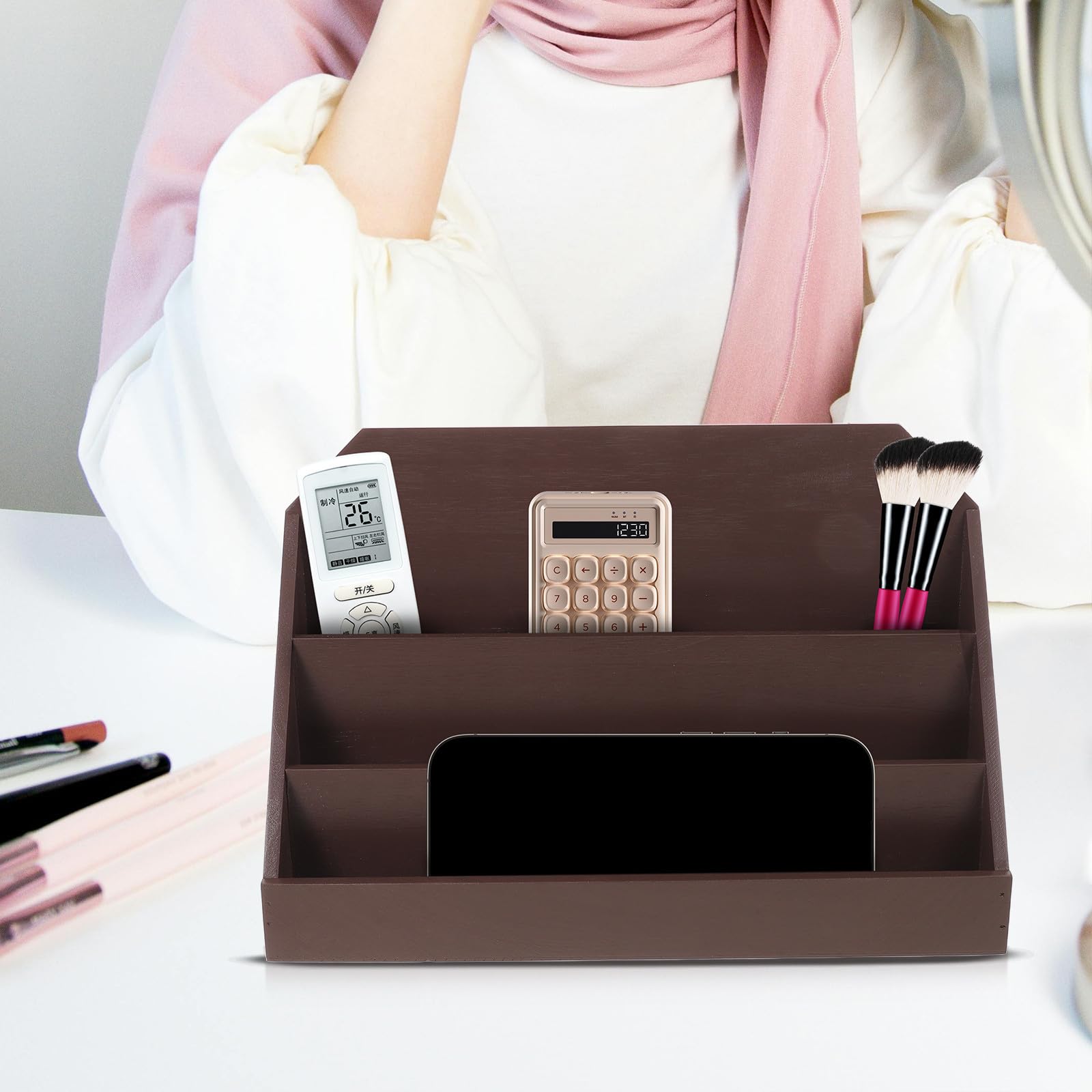 Abaodam Tarjetero de Mesa de Madera Café, Soporte Vertical de 3 Niveles | Tarjetas de Visita y Negocio, Diseño Divisor Multinivel, Formato Compacto para Escritorio y Oficina