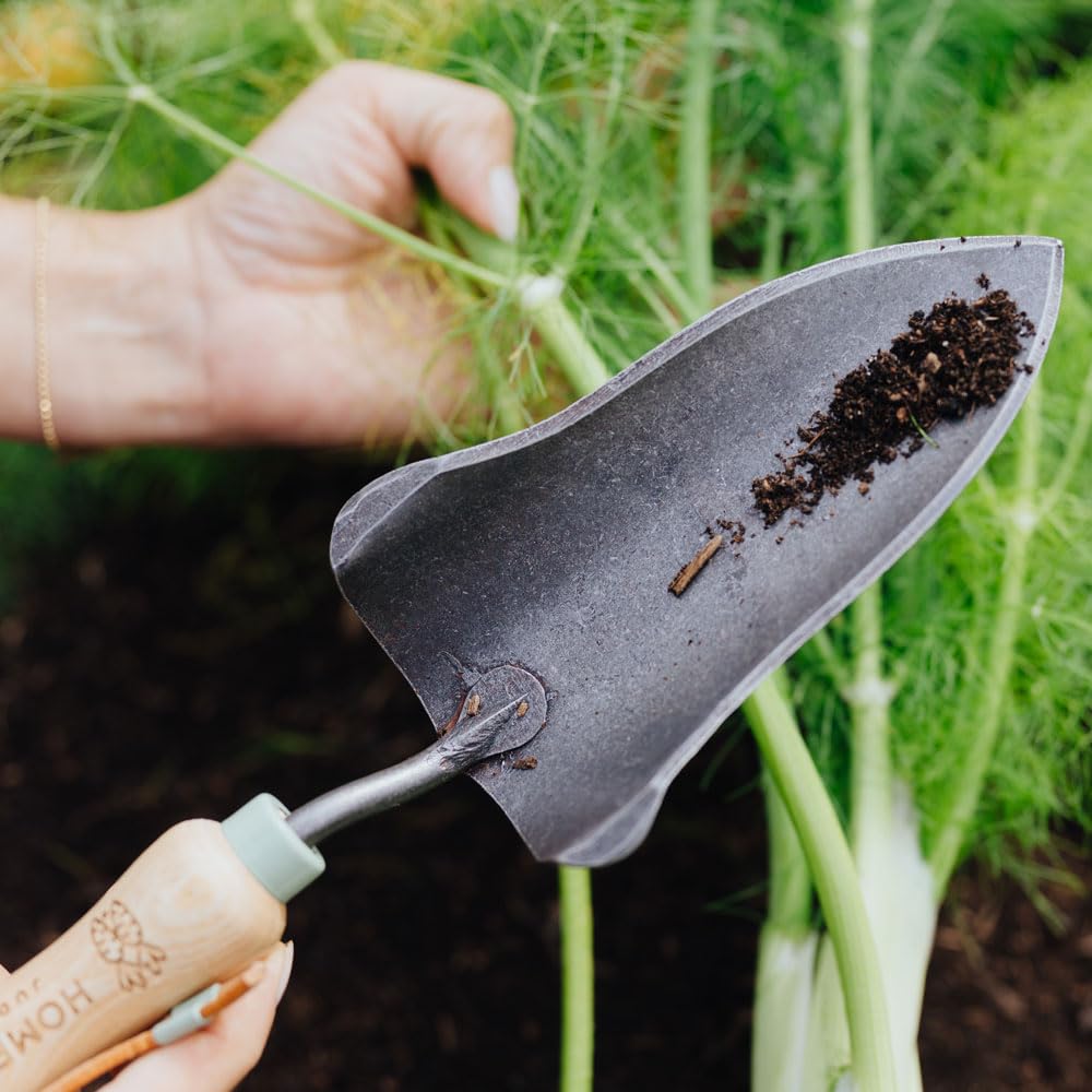 HOMEFARMING Judith Rakers Flügelschaufel - Gartenwerkzeug um Pflanzlöcher auszustechen, Griff aus zertifiziertem Eschenholz