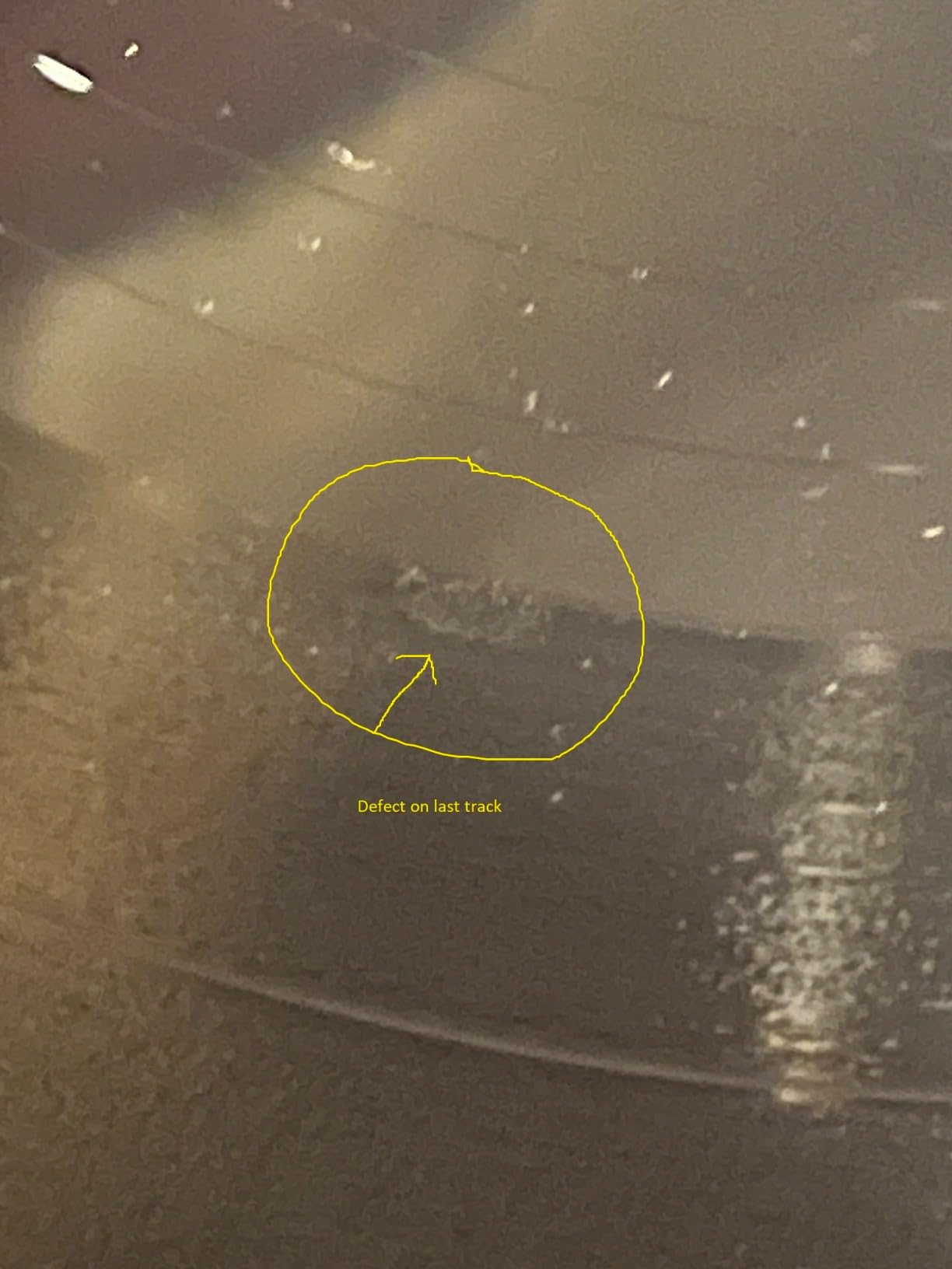 Defective pressing for last track. Otherwise good.