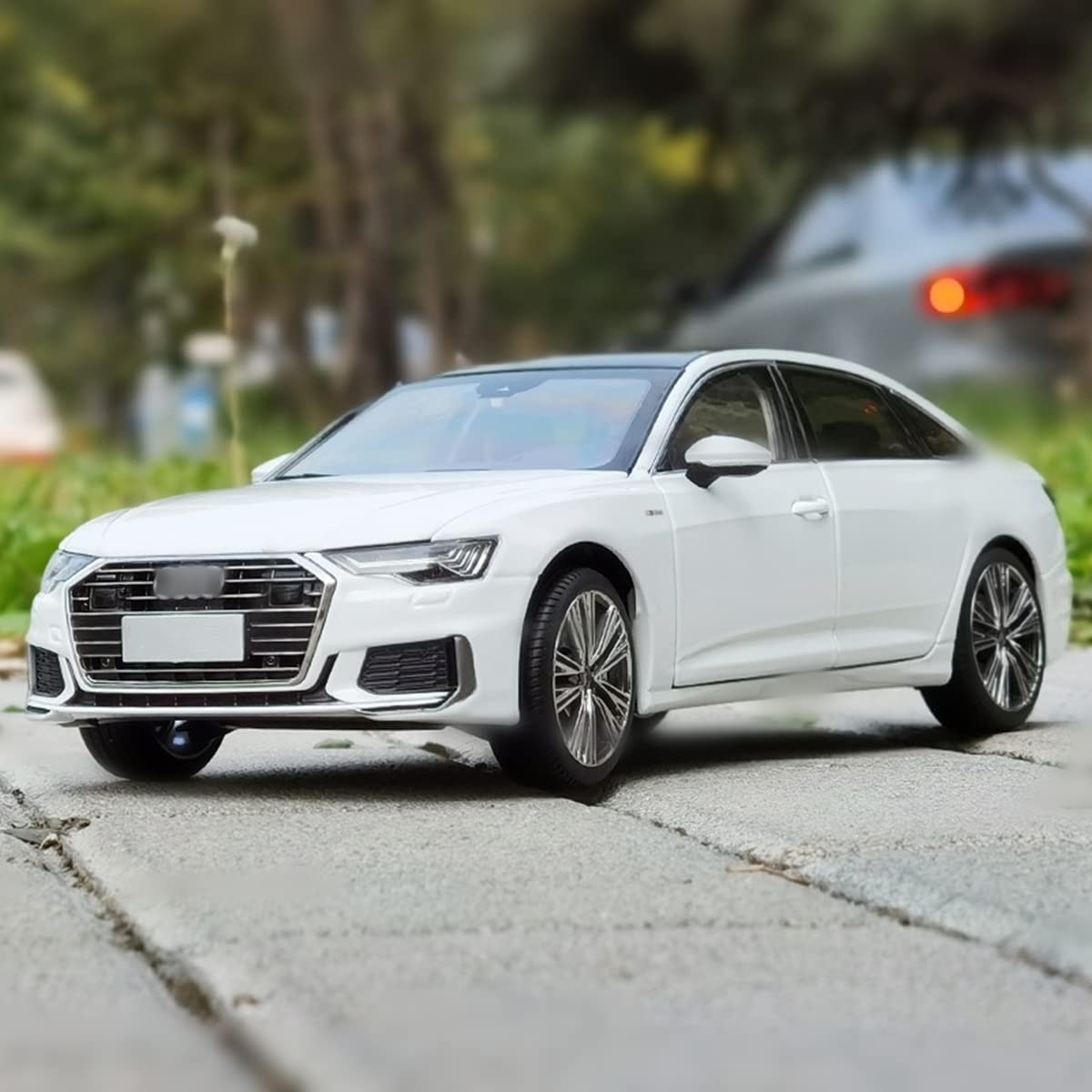 Miniature vehicle for AUDI A6 model 1/18 staircase, static simulation car in almost real die-cast car model,White