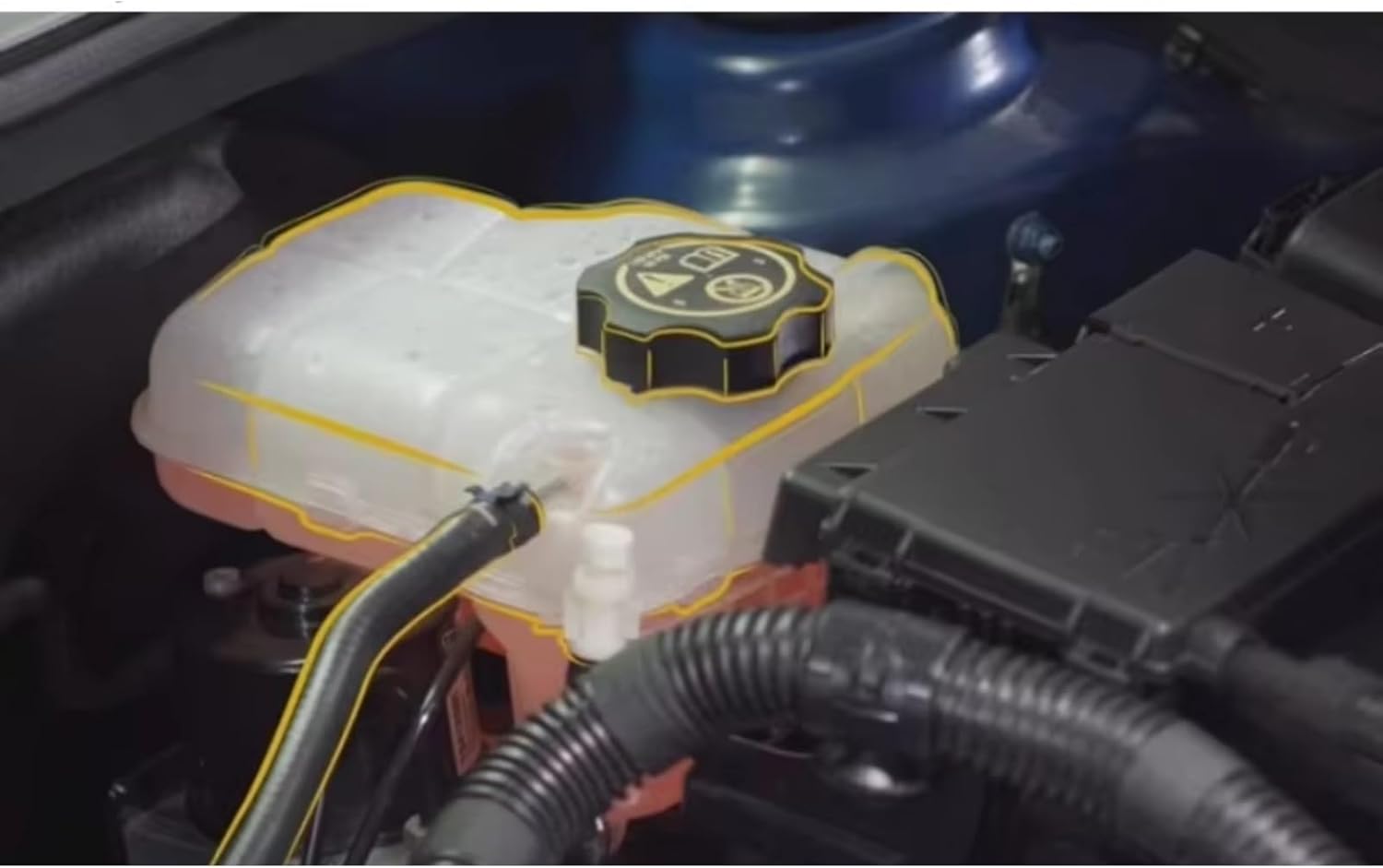 冷却水リザーバータ Compatible With For Cherokee 55037999AI エンジンクーラントリザーバーリカ