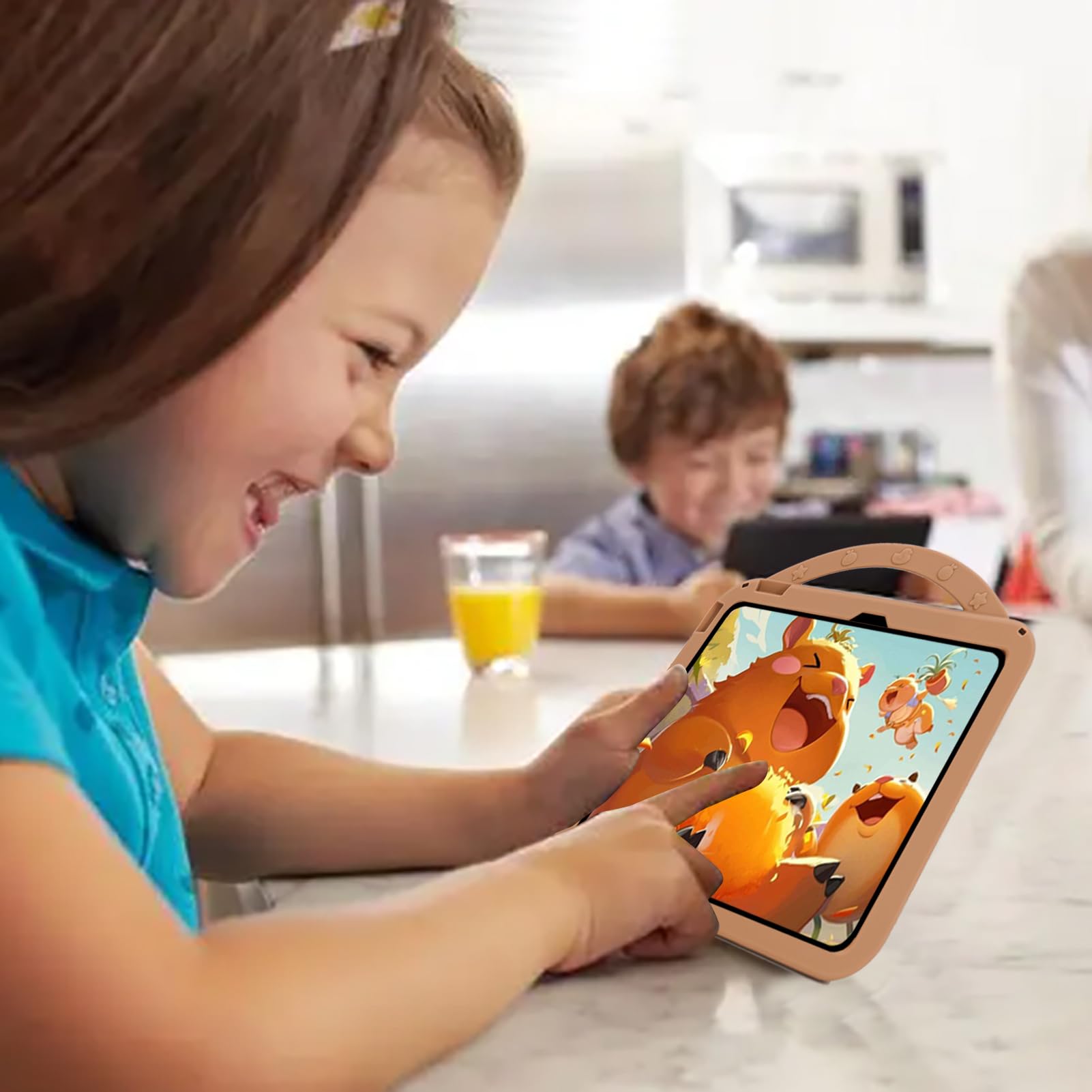 Custodia Bambini Compatibile con iPad (A16) 11a/10a Generazione (2025/2022), Antiurto Silicone Capybara Cover con Portapenna, Supporto per Maniglia, Tracolla
