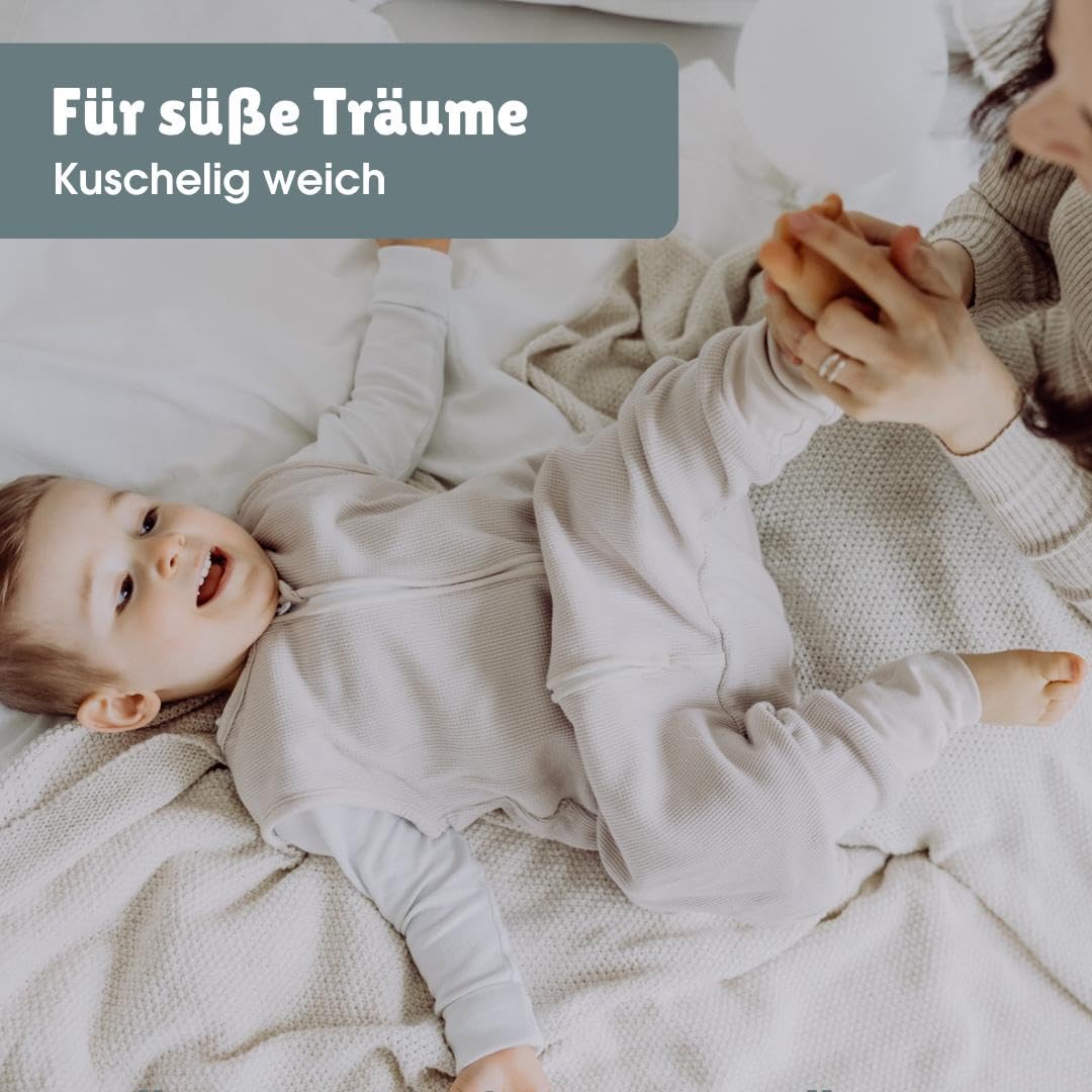 emma & noah Baby Schlafsack mit Füßen 1.0 TOG, Ganzjahres Schlafsack mit Beinen für den Frühling, Sommer und Herbst, 100% Bio-Baumwolle, Oeko-TEX Zertifiziert (Essential Beige, 80 cm)