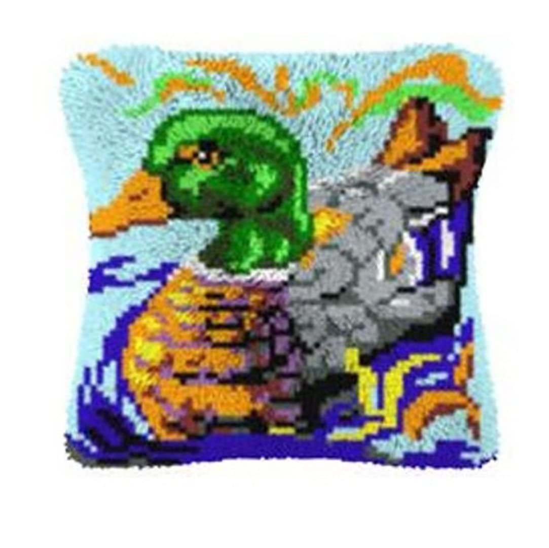 ROCKY&CHAO Latch Hook Kit for Adults & Kids, Complete DIY Cushion Making Craft Kits with Yarn & Canvas and Crochet Needle, Latch Hook Pillow Cover Adult Craft Kits for Women - Mandarin Ducks 43x43cm