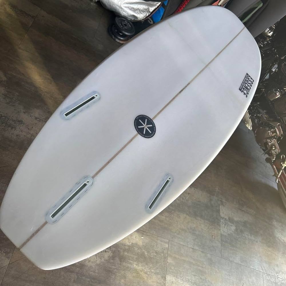 セールESSENCE サーフボード6'2