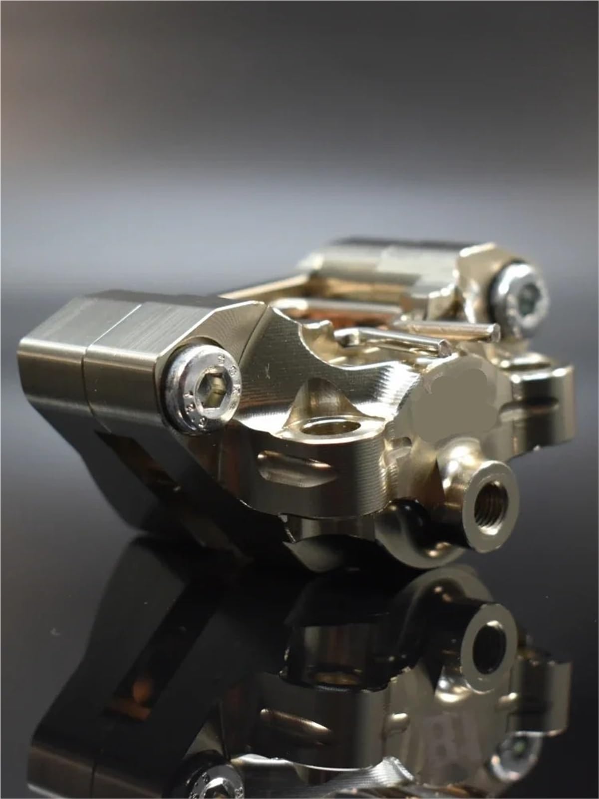 zacisków hamulcowych Adapter do tłoczków hamulcowy Do Suzuki Zacisku Hamulcowego 45mm 2 Tłokowa Osiowa Pompa Hamulcowa