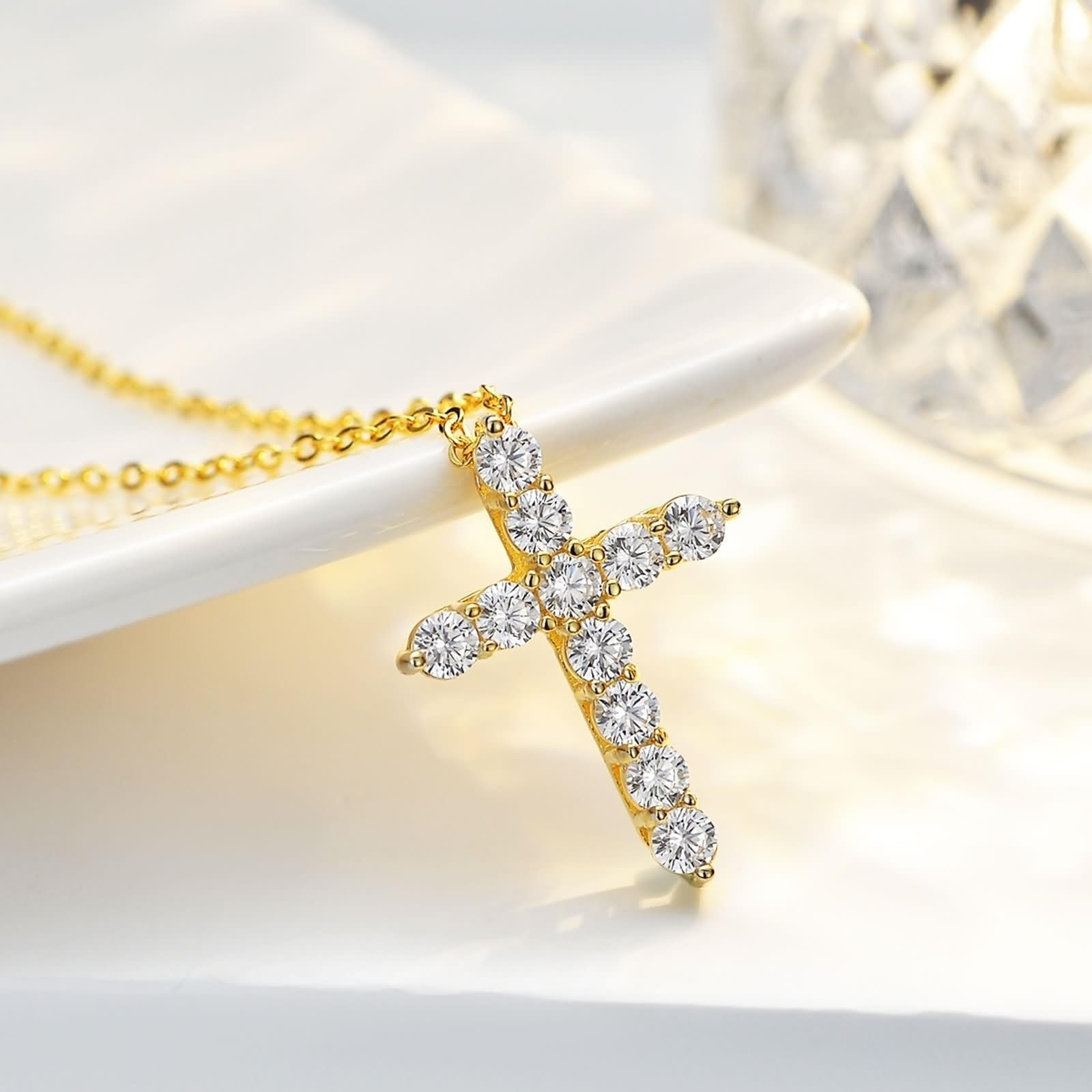 Delicado collar de oro con moissanita para mujer, collar de cruz dorada para cumpleaños