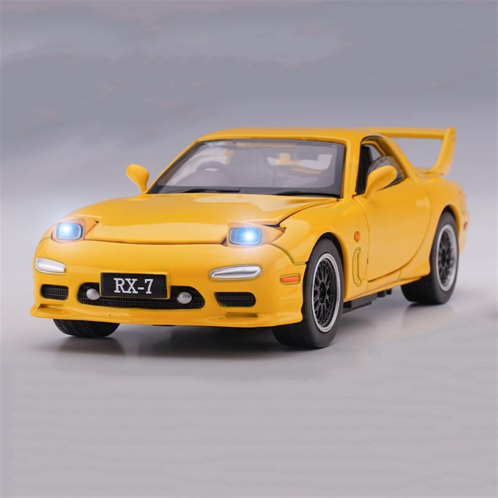 Amazon.co.jp: モデルカーのおもちゃ 1:32 マツダ RX-7 スポーツカー