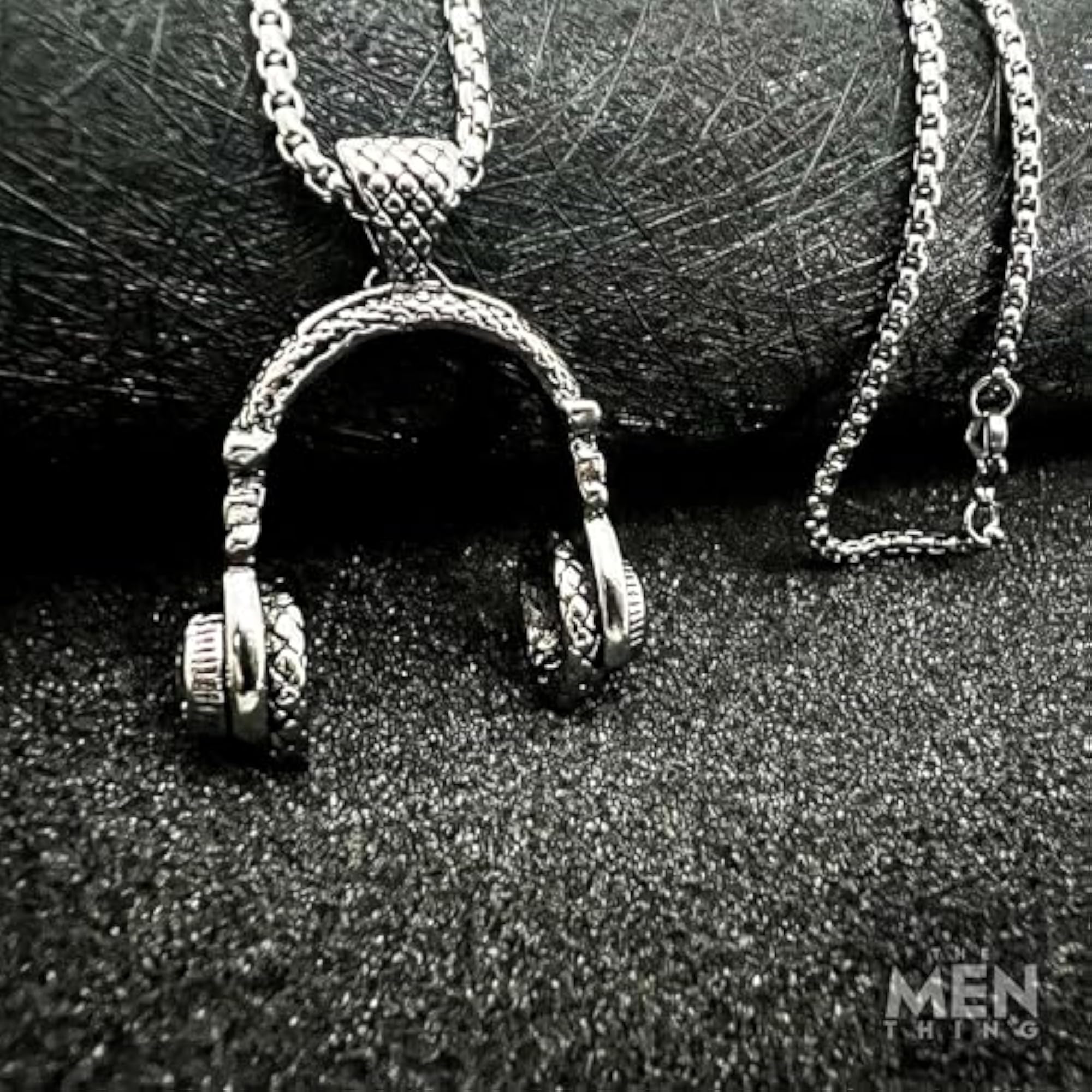 Titanium Steel Headphone Pendant Necklace, 24 Inch