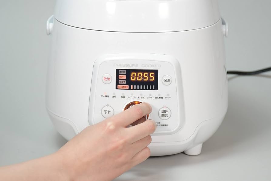 ☆新品☆  コンパクト電気圧力鍋 1台8役！かんたん電気圧力なべ「クッキングプロ」に新色「レッド