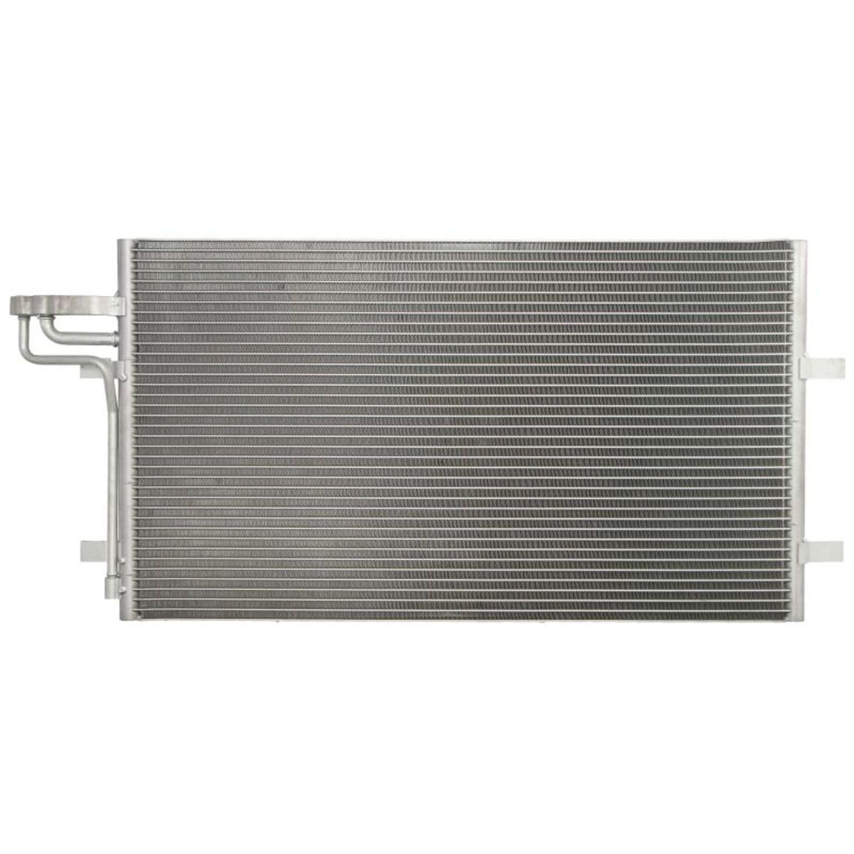 Image secondaire de Condenseur de Climatisation Valeo 818046 pour Ford C-MAX et Focus