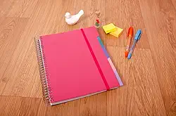 Confetti - Caderno com divisórias Cos 160 Folhas Pautado Capa Rosa