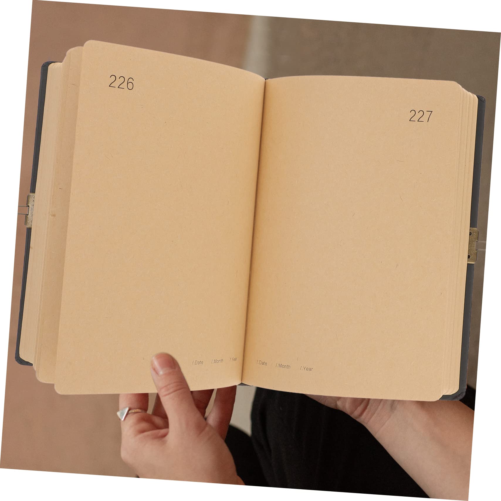 Diario con Lucchetto, Quaderno Portatile in Carta, 365 Giorni per Studenti e Ufficio, per Viaggio e Poesie Stili multipli