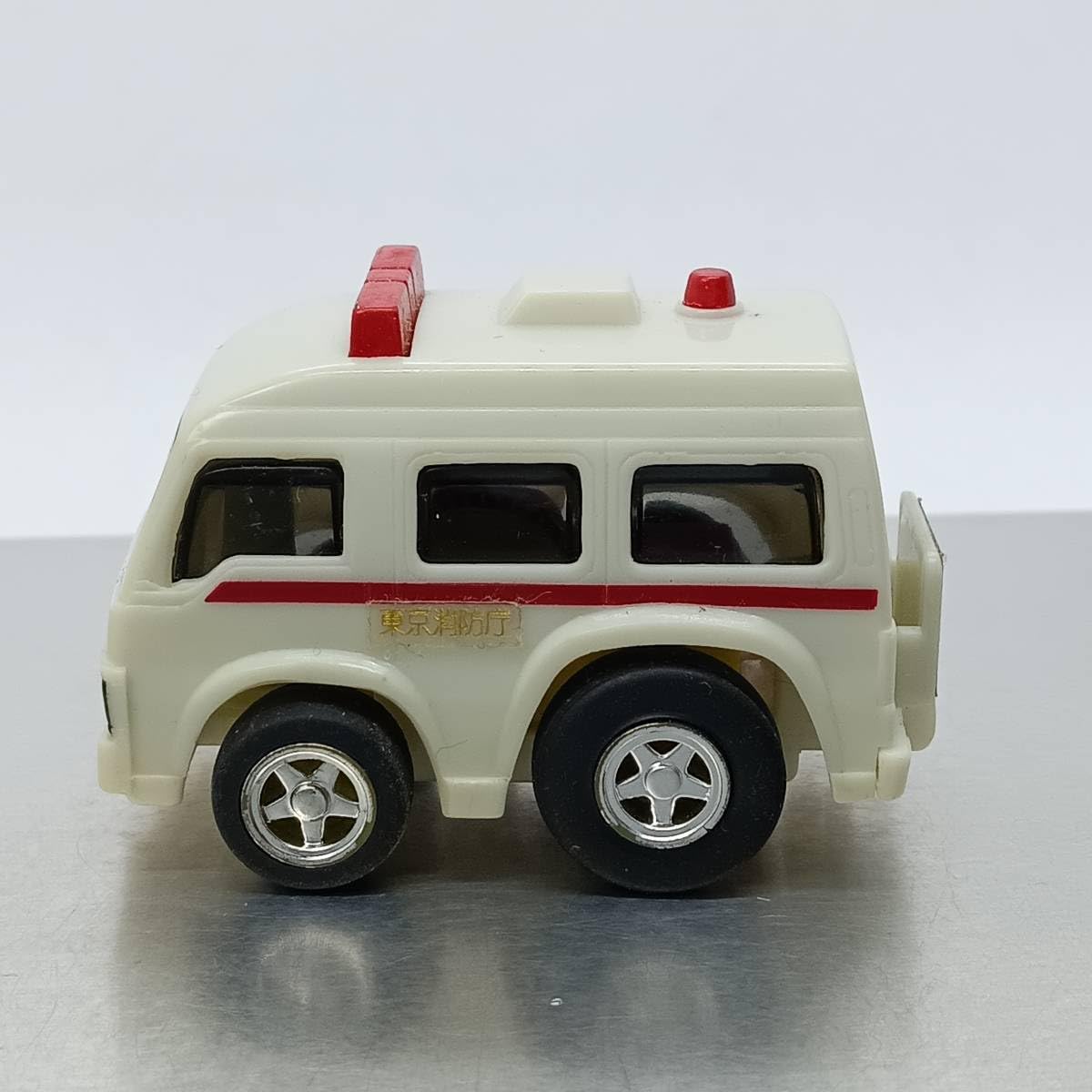 Amazon.co.jp: チョロQ HG №047 救急車 東京消防庁 （Q06851 : おもちゃ