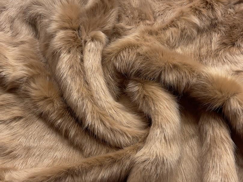 Fausse fourrure au mètre marron pour plaid de salon et coussin cocooning