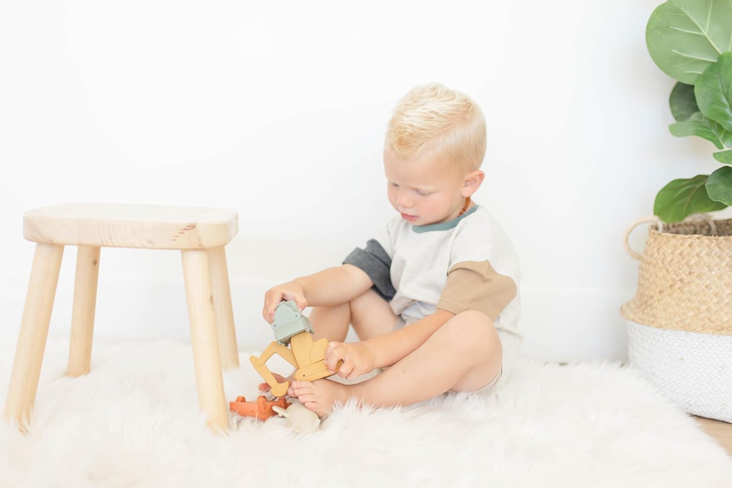 Silicone Alphabet Magnets and Vehicle Bath Toy Set- Magnetic Letters for Kids and Toddlers. Neutral Bath and Pool Toys