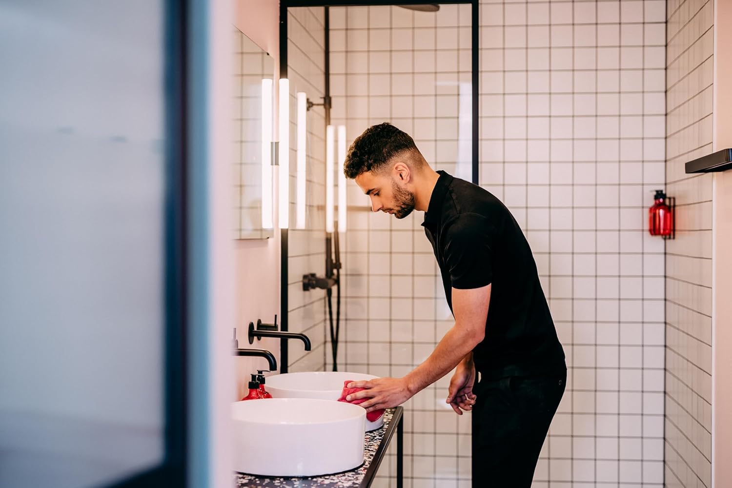 Cif Professional Badreiniger 2in1 – Kraftvoller Kalkreiniger & Duschreiniger, Sanitärreiniger für Bad & WC, geeignet für Chrom, Kunststoff & Keramik, 2 x 5 L