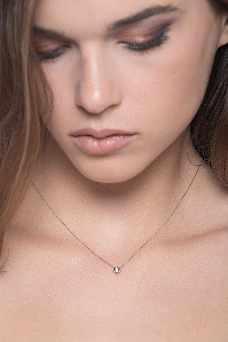 Collana punto luce grande in oro bianco 18k con diamante