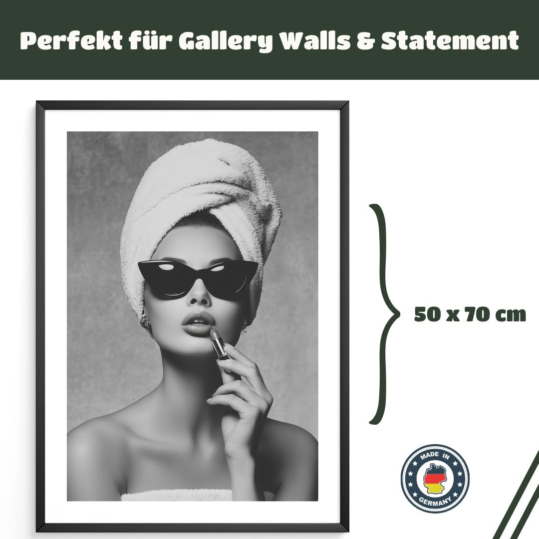 MJ-GRAPHICS® Poster Frau Lipstick Kunstdruck Vintage Schwarz Weiß Stilvolle Wanddeko Eleganz Badezimmer Bilder Glamouröse Deko für Schlafzimmer oder Ankleidezimmer 50x70 mit braunem Rahmen