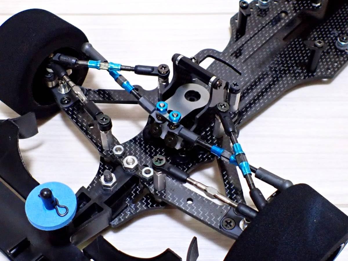 Amazon.co.jp: 110 F1 TRG112 カーボン シャーシ : おもちゃ